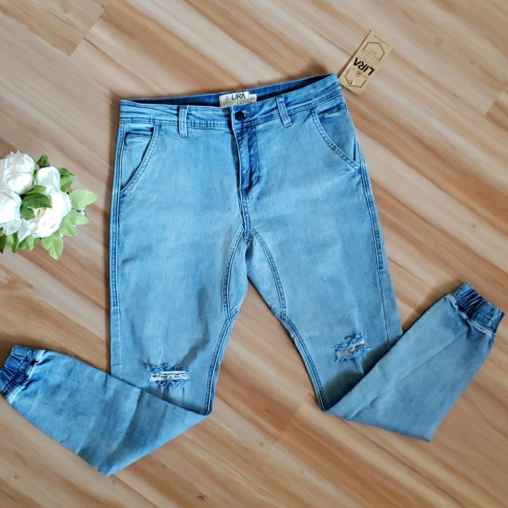 LIRA Jogger light wash denim